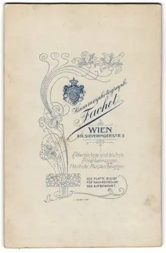 Fotografie Fachet, Wien, Sieveringerstr. 5, königliches Wappen nebst Ateliersanschrift von Jugendstilverzierung umrandet