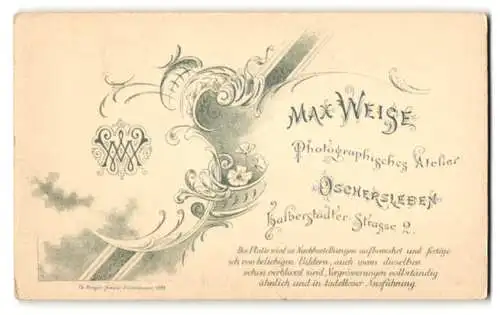 Fotografie Max Weise, Oschersleben, halberstädter-Str. 2, Monogram des Fotografen nebst Anschrift, Jugendstil Verzierung
