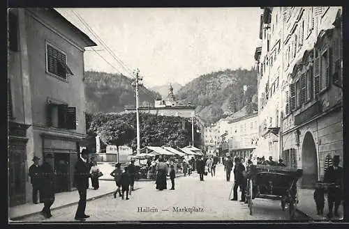 AK Hallein, Passanten auf dem Marktplatz