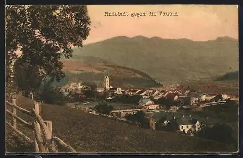 AK Radstadt, Teilansicht mit Kirche gegen die Tauern