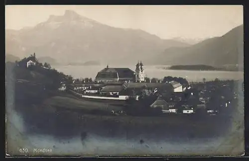 AK Mondsee, Ortsansicht mit Seeblick im Nebel