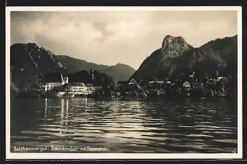 AK Traunkirchen, Salzkammergut, Teilansicht mit Sonnstein