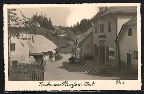 AK Niederwaldkirchen, Ladengeschäft v. Schinko, Strassenpartie