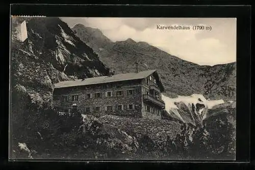AK Karwendelhaus, Berghütte im Hochgebirge