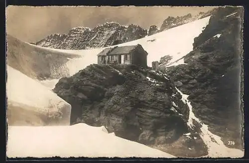 AK Mutthornhütte, Berghütte im Hochgebirge