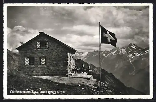 AK Leutschachhütte, Berghütte gegen Gipfelpanorama