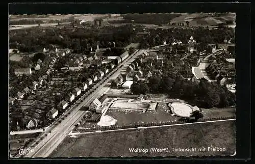 AK Waltrop / Westf., Teilansicht mit Freibad, Luftbild