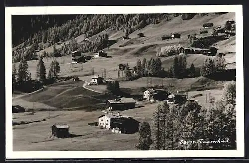 AK Davos-Frauenkirch, Gesamtansicht von einem Berg aus