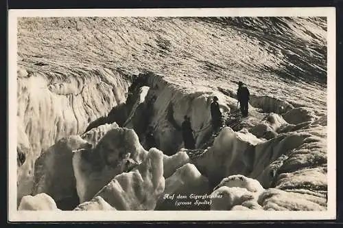 AK Bergsteiger auf dem Eigergletscher an der grossen Spalte