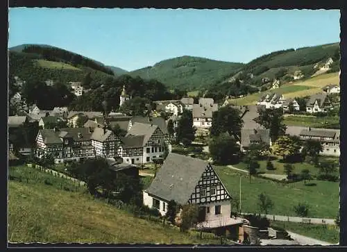 AK Oberkirchen /Hochsauerland, Ortspartie mit Bergen