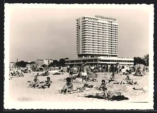 AK Warnemünde, Hotel Neptun am Strand