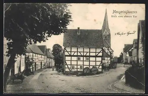 AK Mengeringhausen, Blick vom oberen Tor mit Kirche