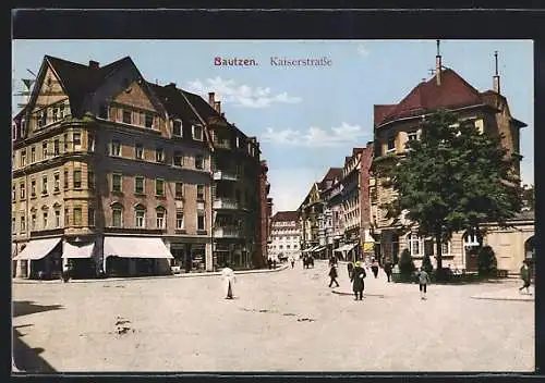 AK Bautzen, Kaiserstrasse mit Passanten