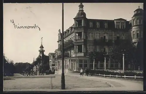 AK Zinnowitz, Strassenpartie mit Passanten