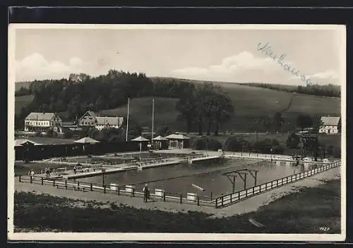 AK Neuhausen i. Erzgebirge, Schwimmbad mit Sportplatz des Turnvereins Neuhausen e. V.