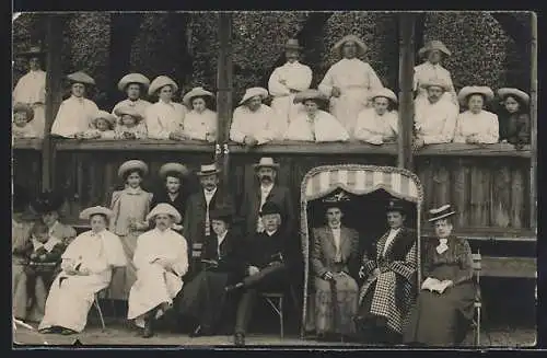 Foto-AK Bad Salzungen, Kurgäste vor der Saline 1908