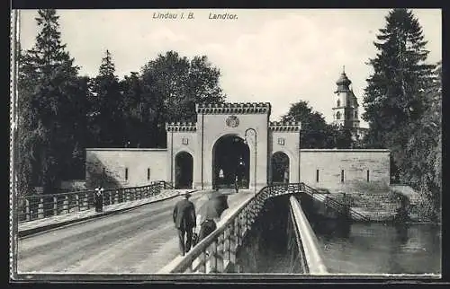 AK Lindau i. B., Landtor mit Brücke