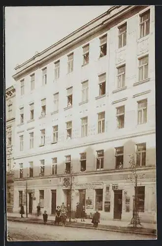 Foto-AK Wien, Spezerei-Handlung Franz Tietz in der Benedikt-Schellinger-Gasse 34