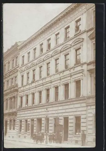 Foto-AK Wien, Robert Hamerling-Gasse 23 mit Kindern