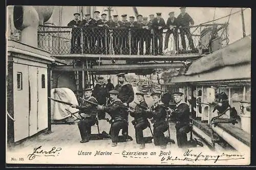 AK Matrosen beim Exerzieren an Bord eines Kriegsschiffes