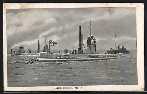 AK Unterseebootsflotille im Wasser