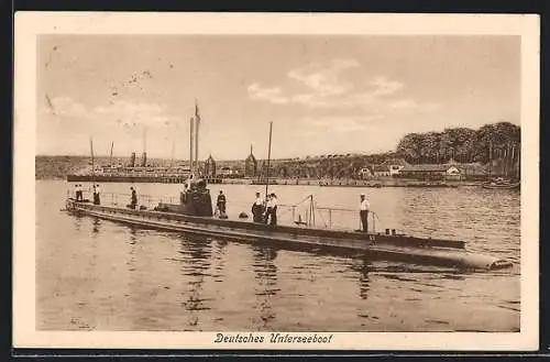 AK Deutsches U-Boot, Auslaufender Ozeanriese