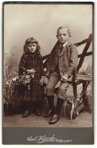 Fotografie Carl Karsch, Dessau, Wolfgangstr. 7, Kinderpaar in modischer Kleidung