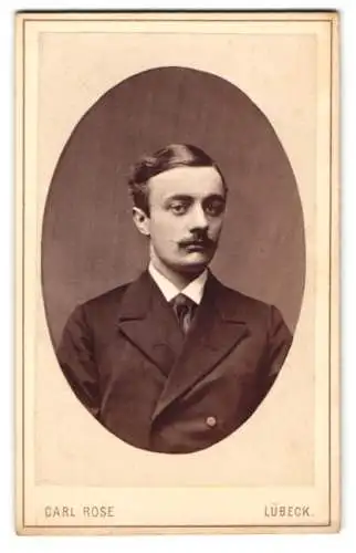 Fotografie Carl Rose, Lübeck, Portrait I. von Kahlden im Anzug, Rückseite mit Widmung an Adolfo Droege