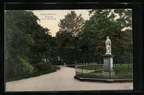 AK Kaiserslautern, Eingang zum Stadtpark mit Denkmal