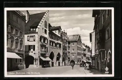 AK Lindau /Bodensee, Strassenpartie mit Brodlaube und Weinhaus Frey