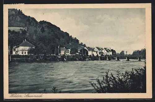 AK Wildon, Blick vom Fluss auf einen Teil der Ortschaft mit Gasthof und Brücke