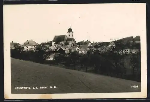 AK Neustadtl a. d. Donau, Blick zur Kirche