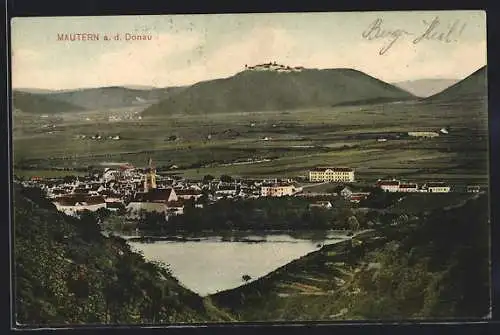 AK Mautern a. d. Donau, Ortsansicht mit Festung im Hintergrund