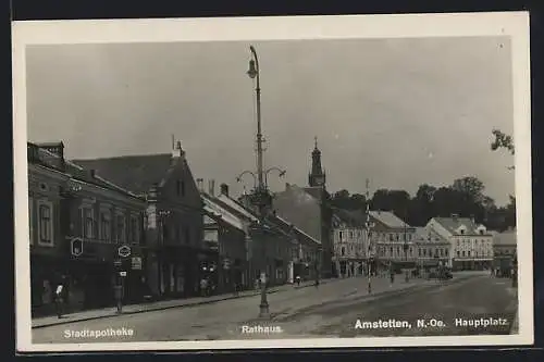 AK Amstetten, Stadtapotheke und Rathaus am Hauptplatz