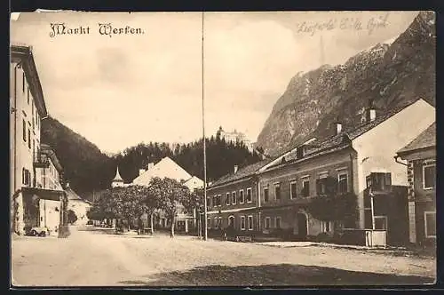 AK Markt Werfen, Strassenpartie mit Burg im Hintergrund