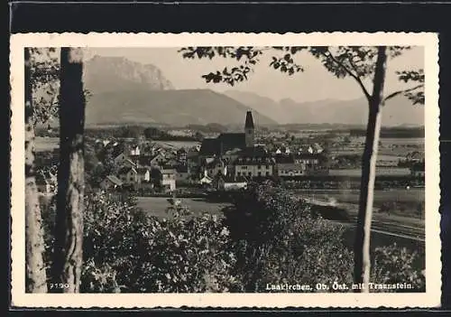 AK Laakirchen /Ob.-Öst., Teilansicht mit Kirche und Traunstein