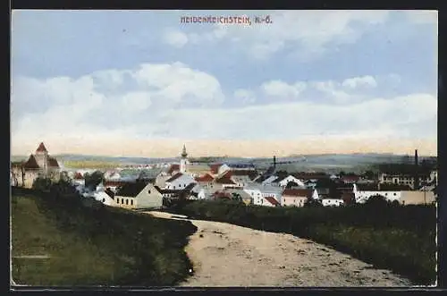 AK Heidenreichstein /N.-Ö., Teilansicht mit Feldweg