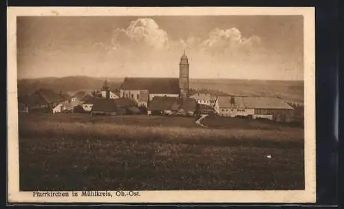 AK Pfarrkirchen i. Mühlkr., Ortspanorama von einem Feld aus