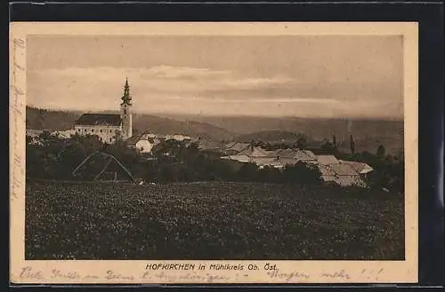 AK Hofkirchen /Mühlkreis, Panorama mit Kirche, Gasthof zur Post