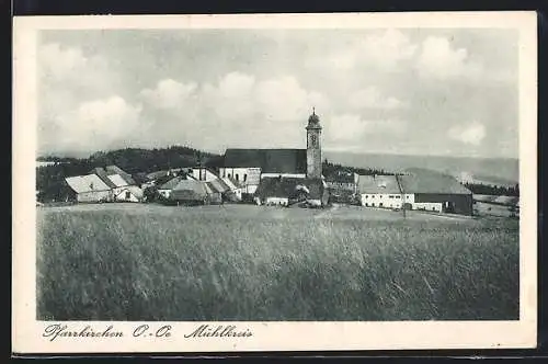 AK Pfarrkirchen /Mühlkreis, Ortspanorama von einem Feld aus