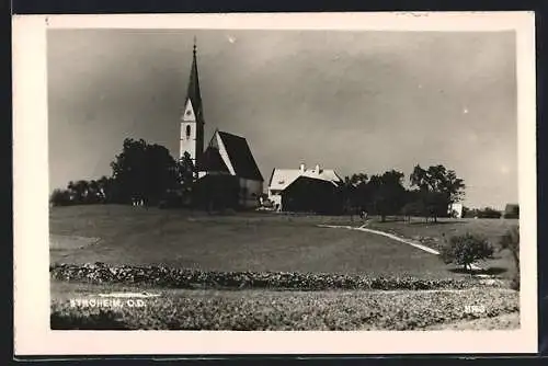 AK Stroheim, Teilansicht mit Kirche von einem Feld aus