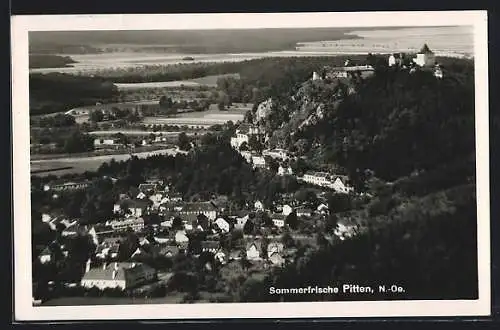 AK Pitten /N.-Oe., Teilansicht mit Kirche