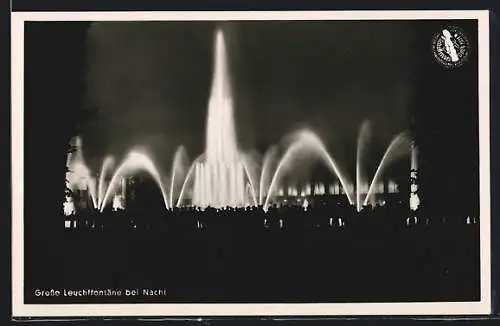 AK Düsseldorf, Grosse Reichsausstellung Schaffendes Volk 1937, Grosse Leuchtfontäne bei Nacht