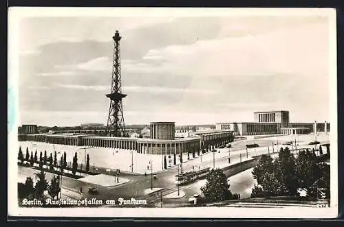 AK Berlin-Charlottenburg, Ausstellungshallen am Funkturm, Strassenbahn