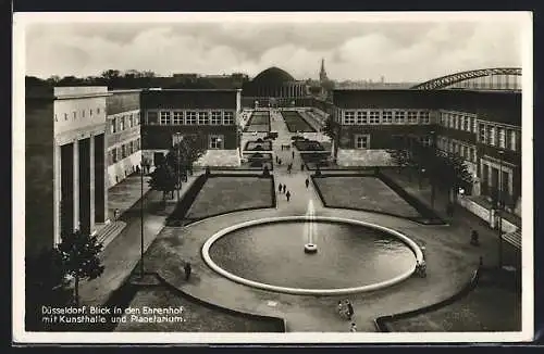AK Düsseldorf, Blick in den Ehrenhof mit Kunsthalle und Planetarium, Ausstellung