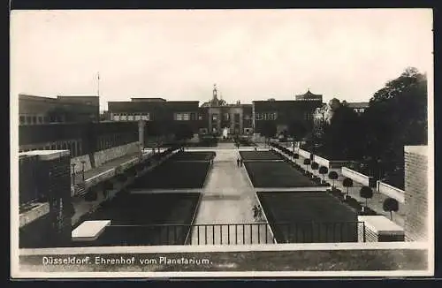 AK Düsseldorf, Ehrenhof vom Planetarium