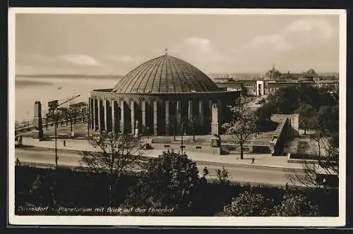 AK Düsseldorf, Planetarium mit Blick auf den Ehrenhof