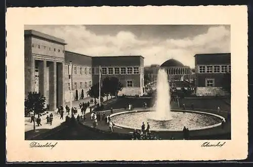 AK Düsseldorf, Ehrenhof mit Fontäne