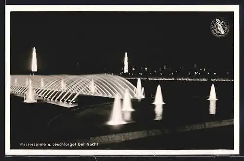 AK Düsseldorf-Schlageterstadt, Grosse Reichsausstellung Schaffendes Volk 1937, Wasserspiele und Leuchtorgel bei Nacht