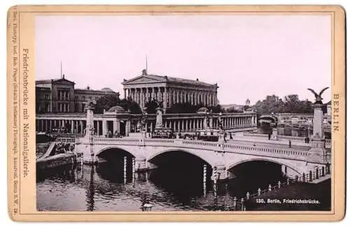 Fotografie Rob. Prager, Berlin, Ansicht Berlin-Mitte, Pferdebahn auf der Friedrichsbrücke mit Nationalgallerie